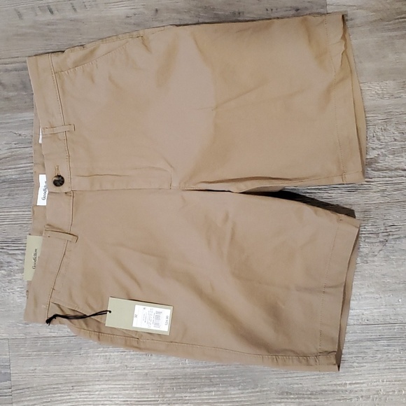 Goodfellow Flat Front 9" Seam Shorts Size 32 - Picture 1 of 4